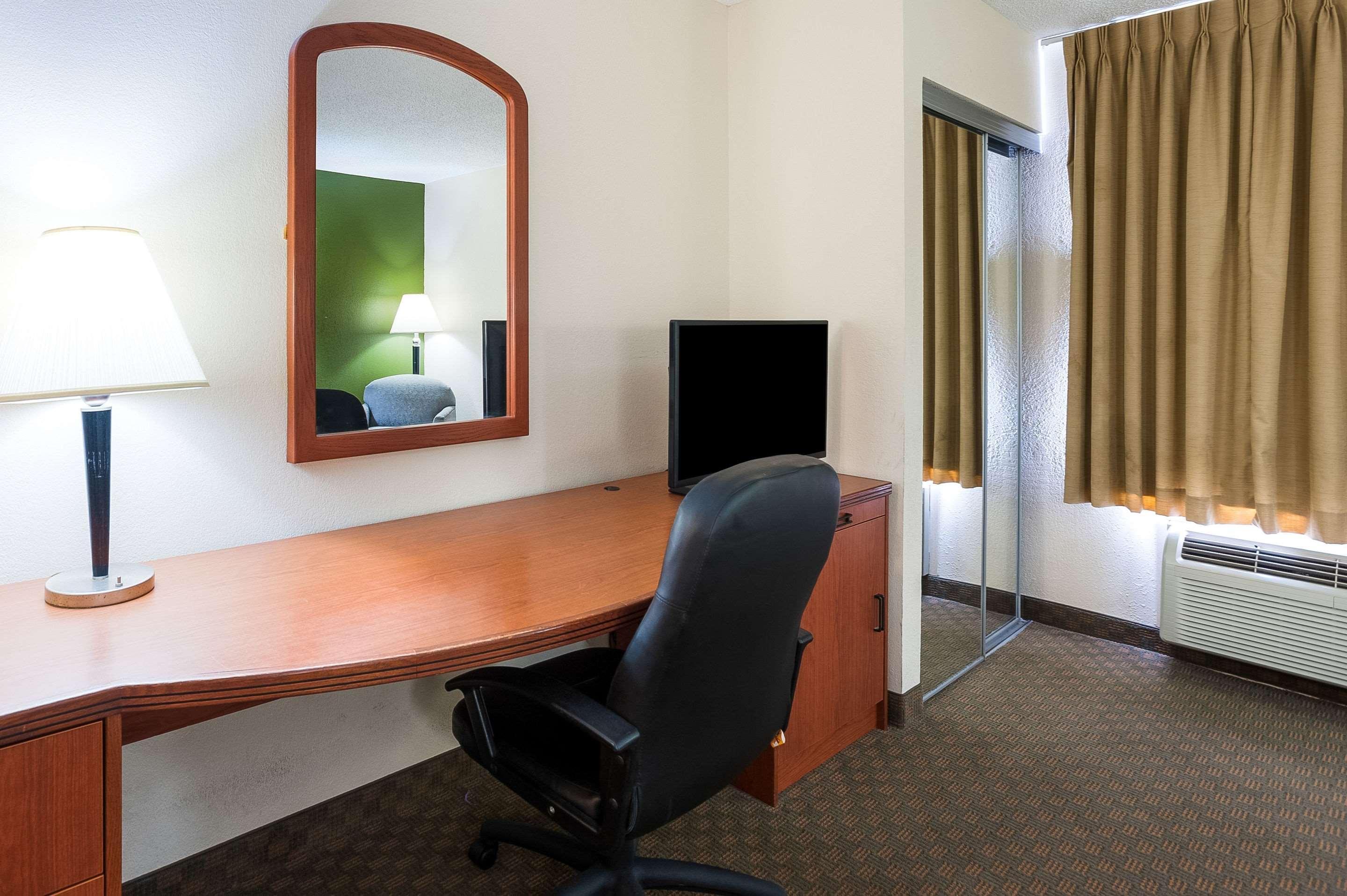 Quality Inn & Suites Lake Charles South Esterno foto