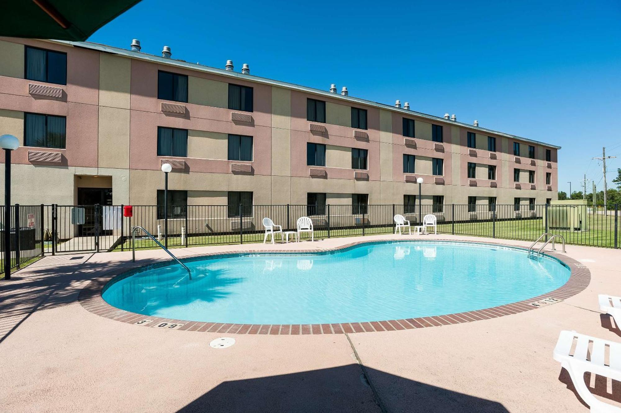 Quality Inn & Suites Lake Charles South Esterno foto